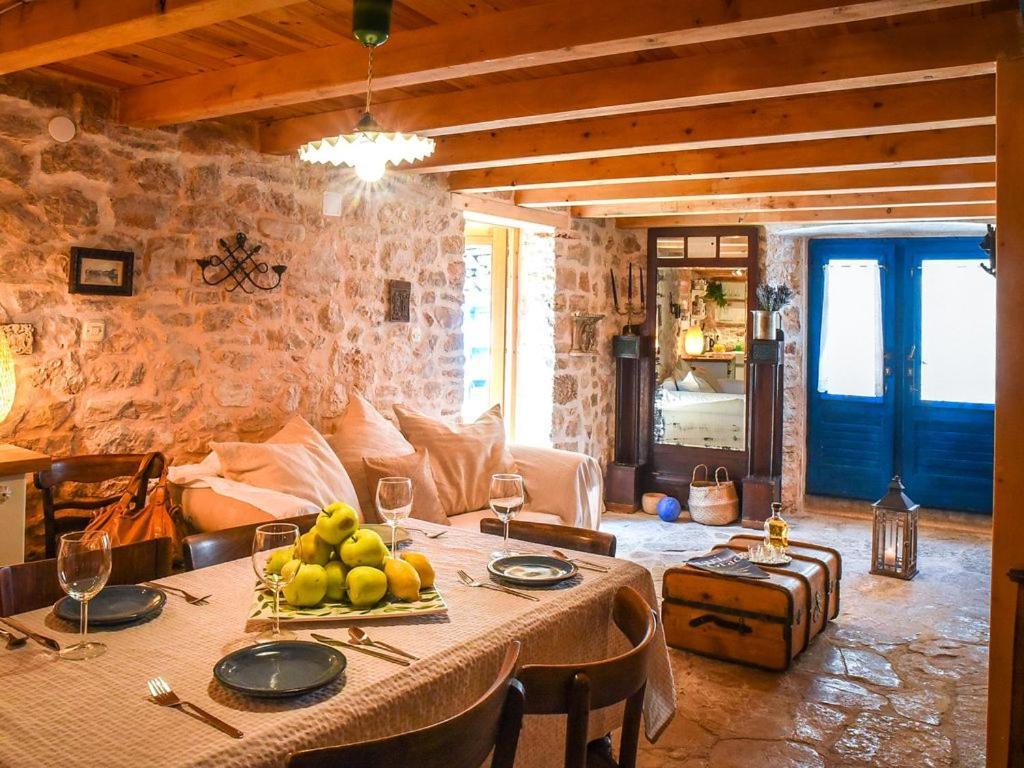 450 Year-Old House With A Garden Villa Stari Grad  Esterno foto