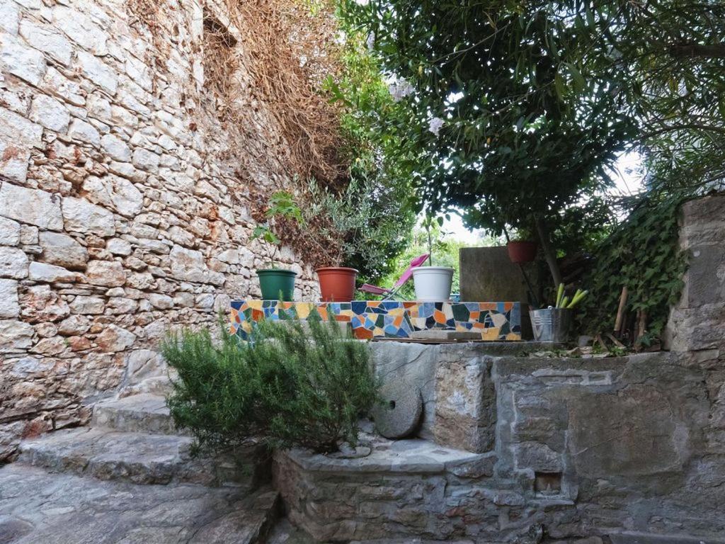 450 Year-Old House With A Garden Villa Stari Grad  Esterno foto